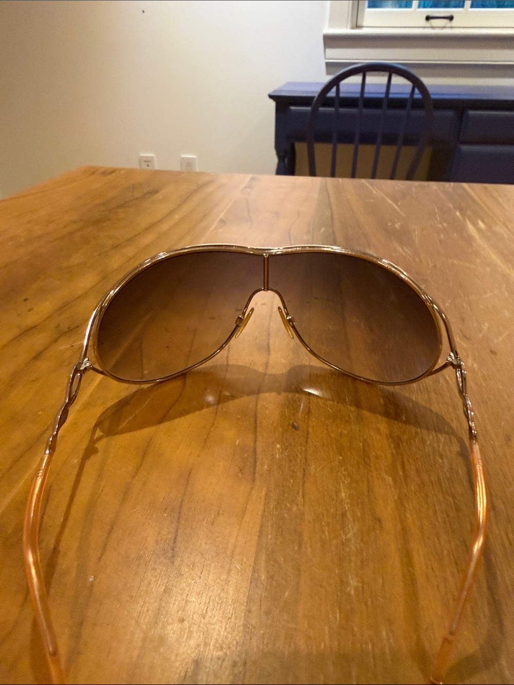 Women’s Wrap Shield Sunglasses in Brown Gradient - Classic Aviator Styl - Picture 3 of 7